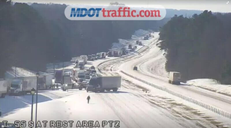 🚨 TRAFFIC ADVISORY: ALL lanes on I-55 N past MS 306 EX 271 in DeSoto County are BLOCKED due to an 18