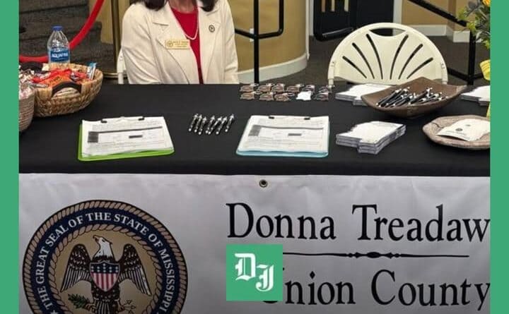 Union County Circuit Clerk Donna Treadaway will be set up in front of the New Albany Main Street-UCD
